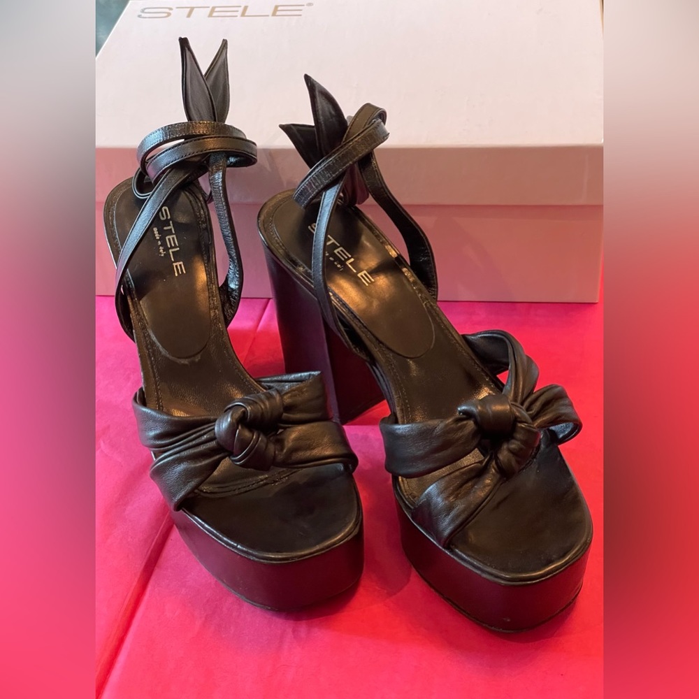 STELE Black Leather Heels / 37